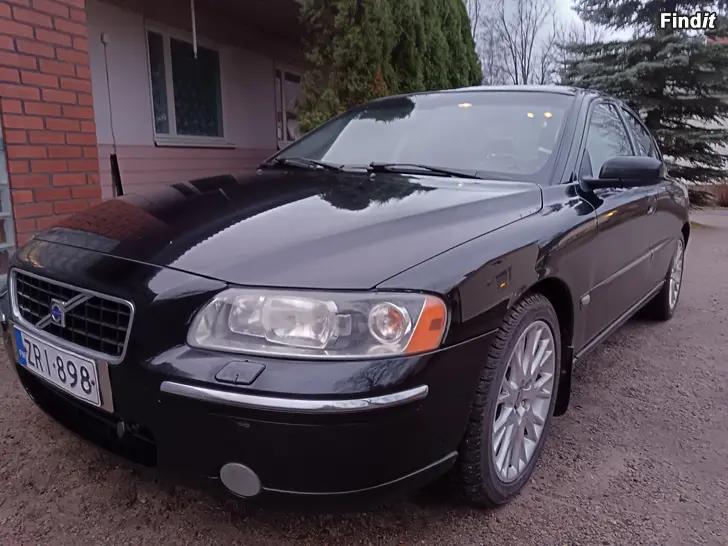 Säljes Volvo S60 2.4 5-cyl. 170-hv. Xenon JUURI KATSASTETTU