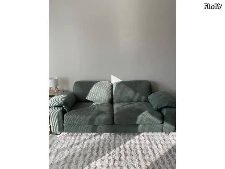 Myydään Säljes grön 2-sittssoffa