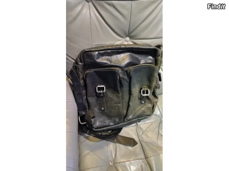 Säljes Läderväska Tiger of Sweden