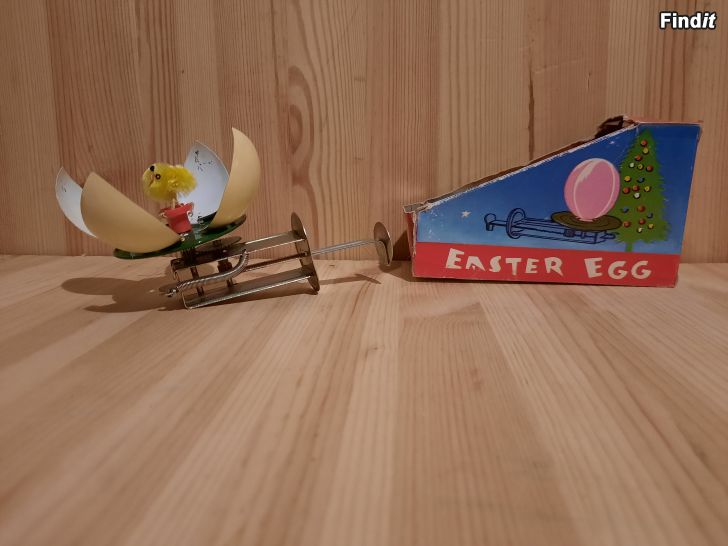 Säljes Vanha Easter egg leluhyrrä