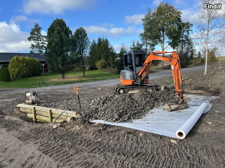 Säljes Behöver ni hjälp i trädgården, eller någon annanstans ? Grävtjänst i Närpes