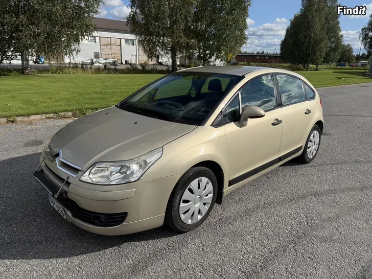 Säljes Just besiktad Citroën C4