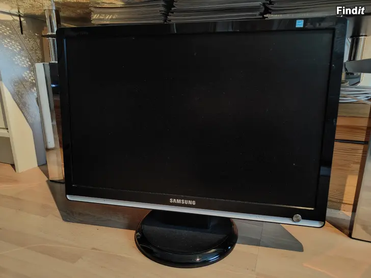 Myydään 22 Samsung näyttö