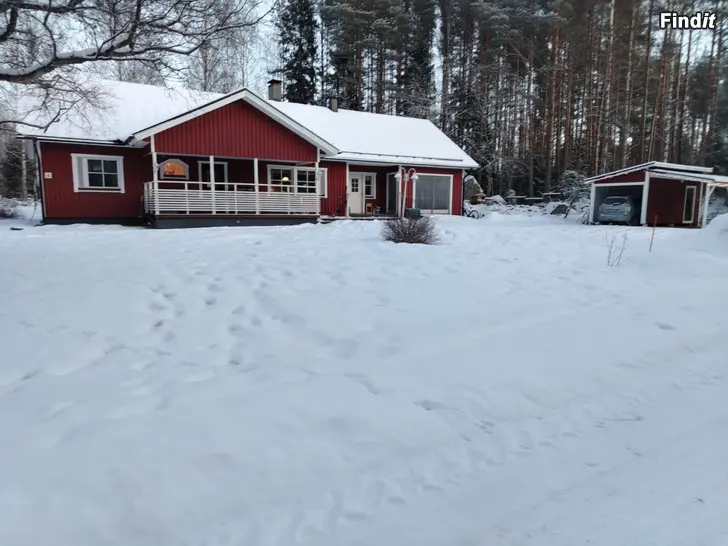 Säljes Rymligt hus med stor tomt i centrum av Maxmo säljes