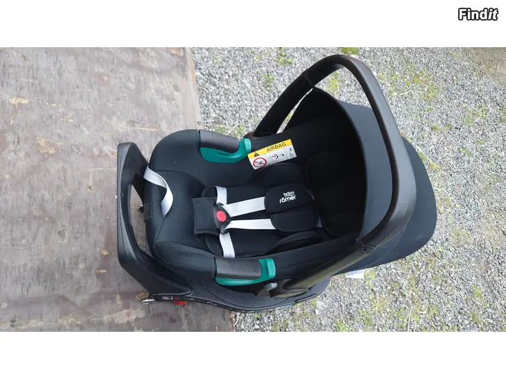 Säljes Britax Römer Baby-Safe iSense babyskydd