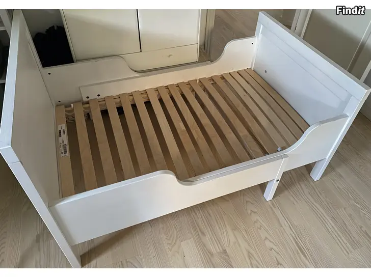 Säljes Ikea Sundvik utdragbar säng + resårmadrass