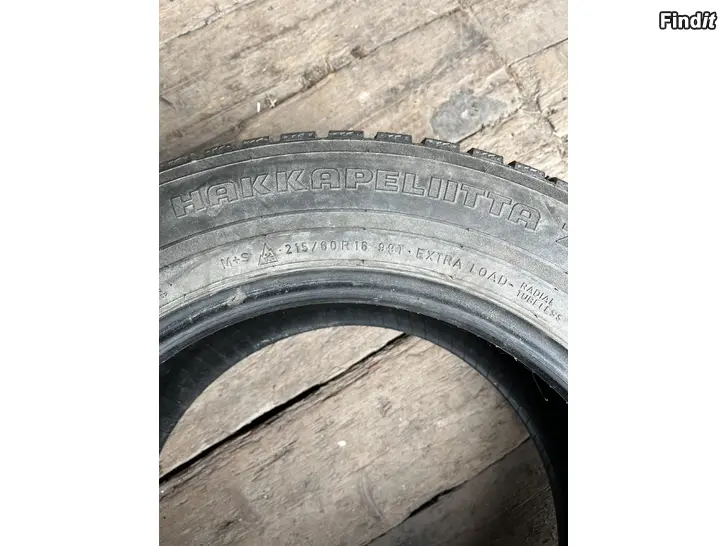 Säljes 4 st vinterdäck Nokia Hakkapelliitta 7, 215/60 R 16