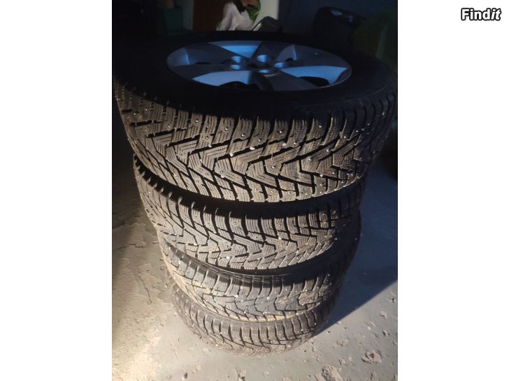 Säljes Vinterdäck 225/65R17