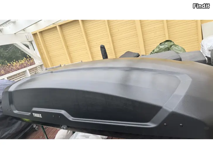 Säljes Thule force XT XL black matte  500 L skidbox