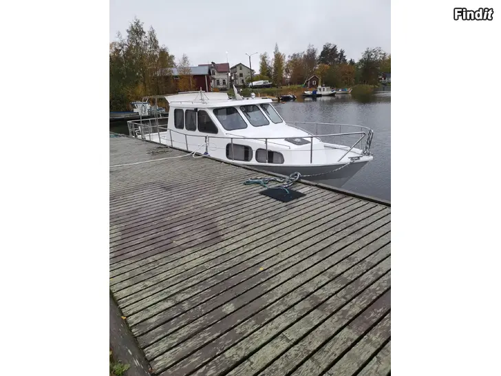 Myydään Teräsvene