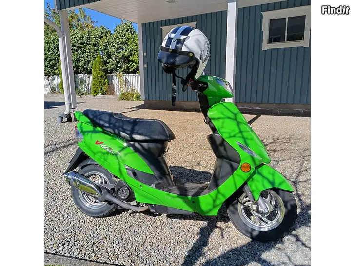 Säljes Peugeot V-Clic sommarscooter