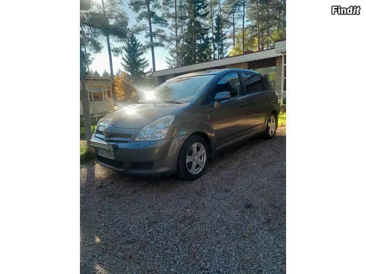 Myydään Toyota corolla verso 1.6Vvti Hyväkuntoinen