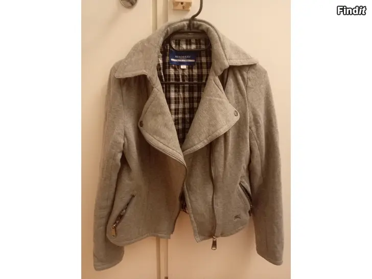 Säljes Myydään aito Burberry villakangas takki