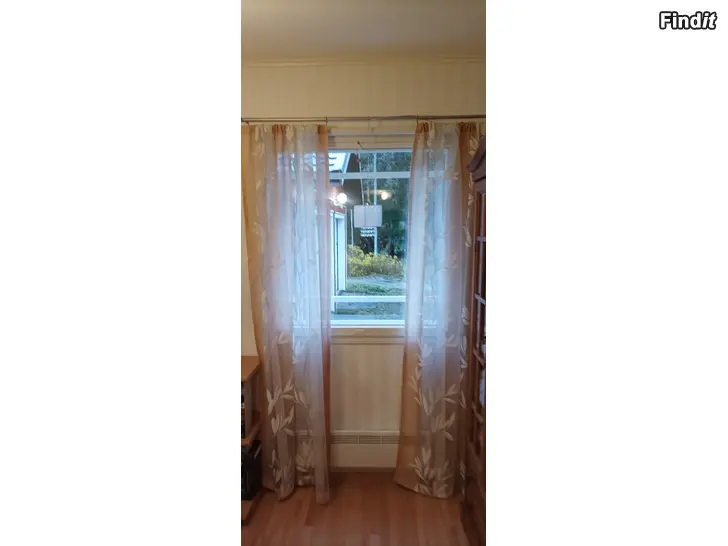 Säljes Beige gardiner