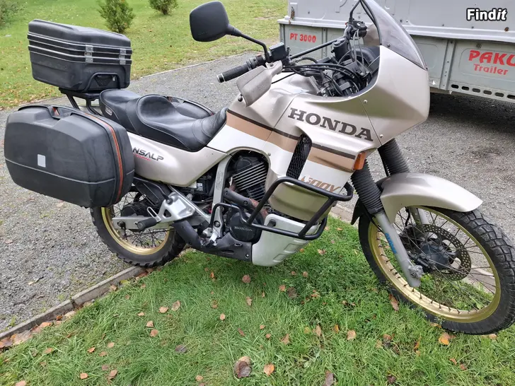 Säljes Honda XL 600V Transalp vm 1990