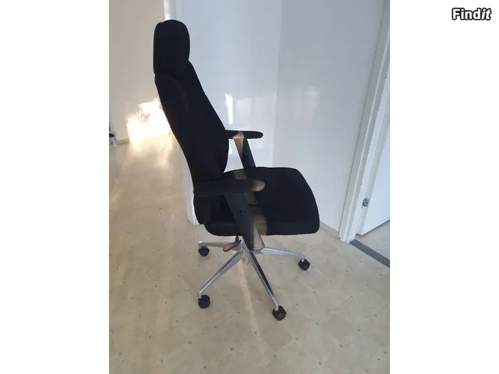 Myydään Kontors stol / spel stol