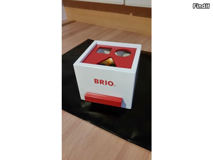 Myydään Brio valkoinen palikkalaatikko -10e