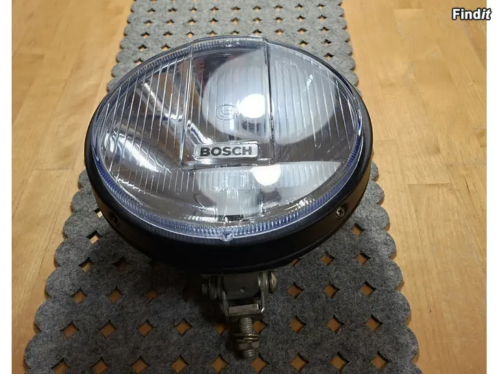 Säljes 1 kpl Bosch Rallye 225 lisävalo Blue