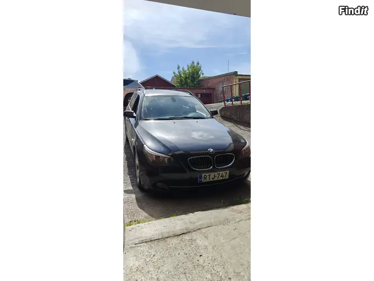 Myydään Bmw 523 190hv manuaali