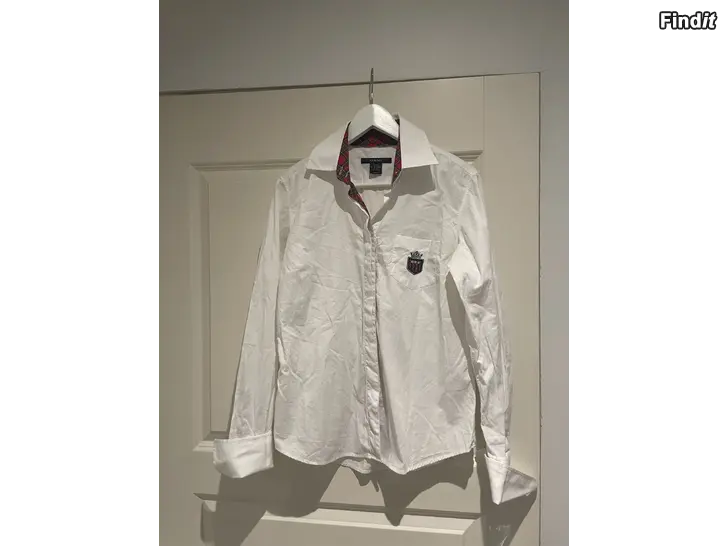 Myydään Gant nappipaita