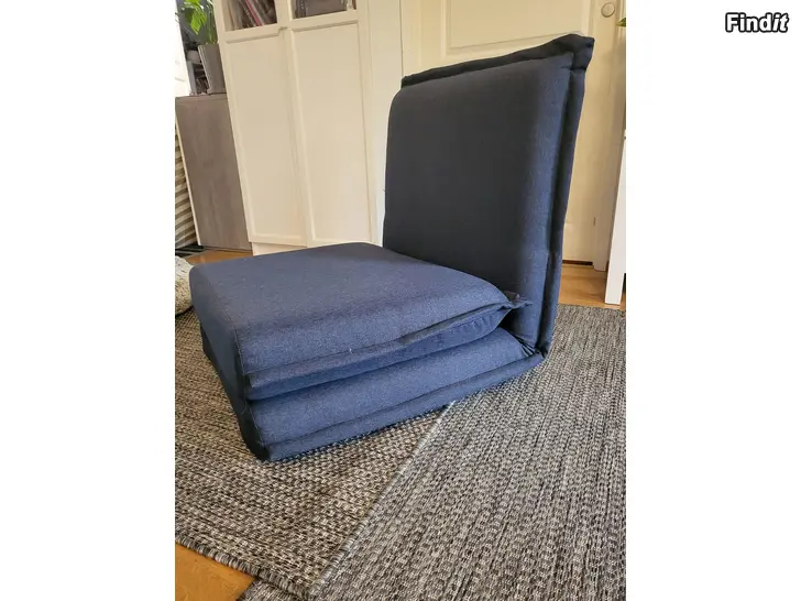 Säljes Bäddfåtölj / kombinerad stol och säng