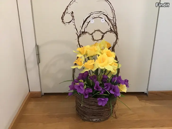 Säljes En Trevlig Blomkorg till PÅSK - Pääsiäiskori