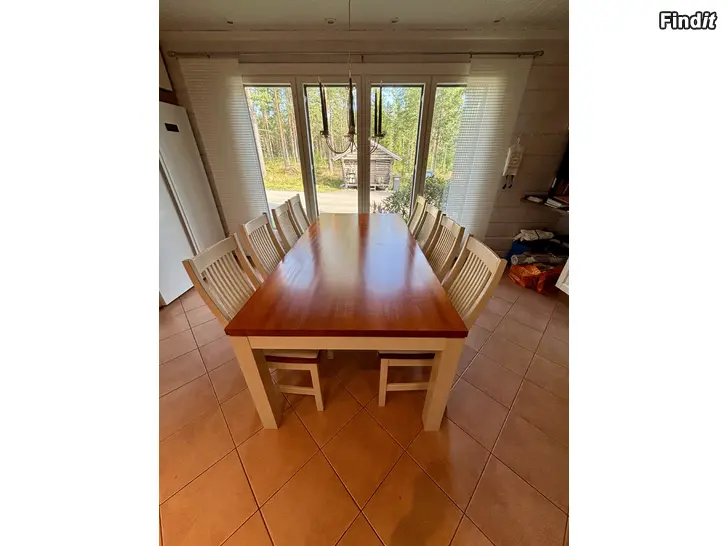 Säljes Köksbord + 8 stolar