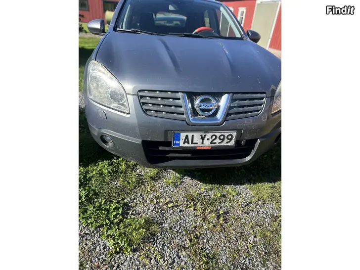 Säljes Nissan Qashqai bilar i gott skick, bensin 1.6 manuell utan rost eller andra skador med servicebok