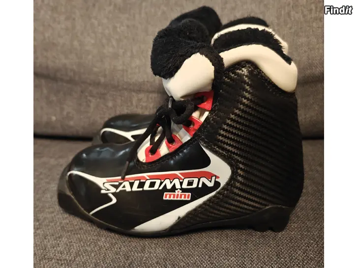Myydään SNS Salomon monot 30,5