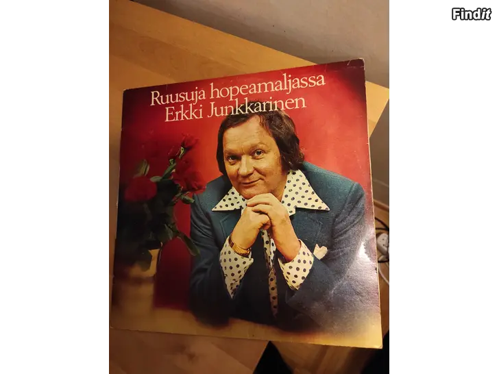 Myydään Erkki Junkkarinen Ruusuja hopeamaljassa LP