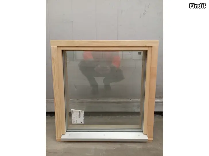 Säljes Fönster POL-147, KFG 115, 609x629, Trä, 3K4