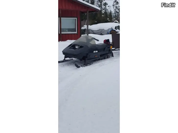 Säljes Skii-Doo Mach 1