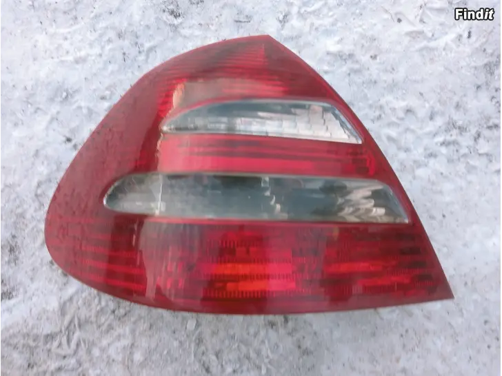Myydään MB E W211 sedan takavalot A2118200364/454