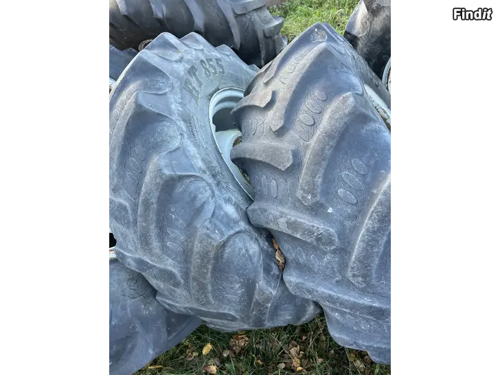 Säljes Valtra fälgar