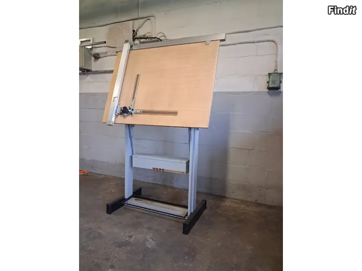 Säljes Ställbart Ritbord