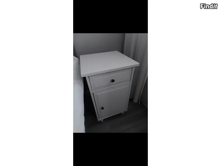 Säljes Nattduksbord - Sängbord - Yöpöytä