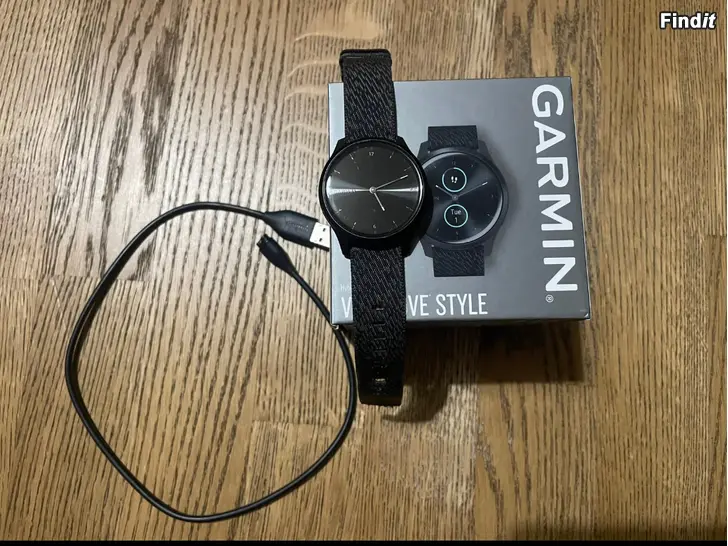 Myydään Garmin vivomove style