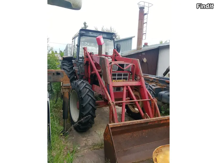 Säljes International 955 med lastare