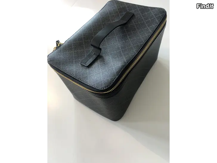Säljes Malene Birger necessär