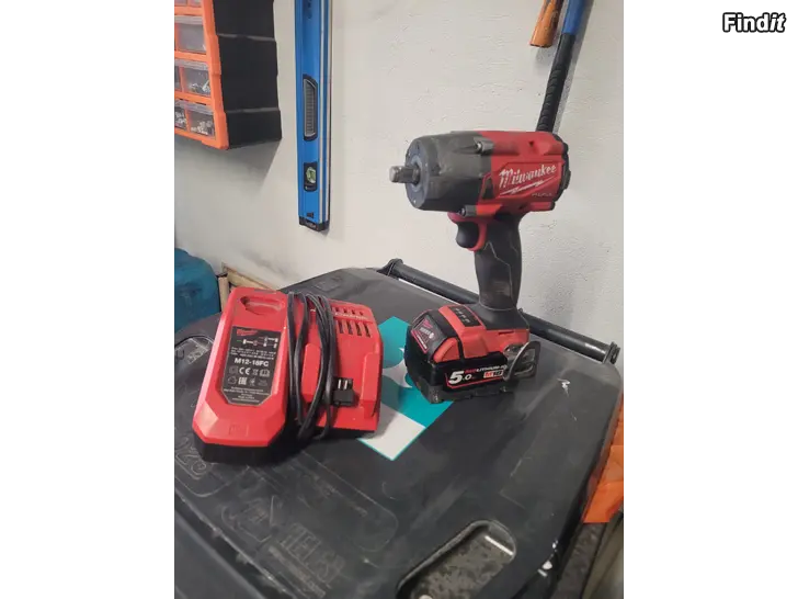 Myydään Mutterinväännin 1/2 881Nm Milwaukee M18 FMTIW2F12-0X FUEL