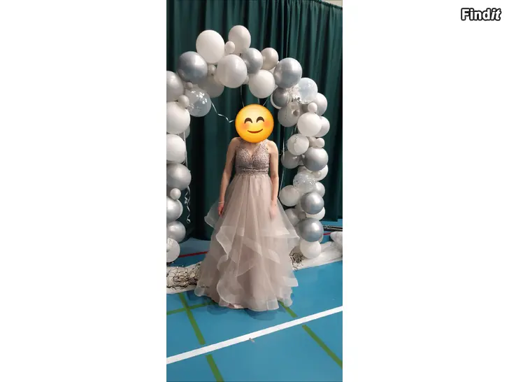 Myydään Vanhojentanssi mekko