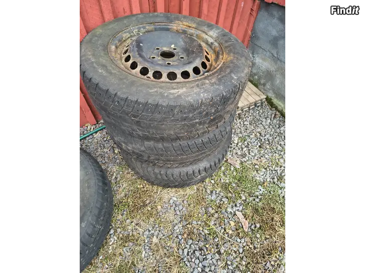 Myydään Peltivanteet 15 tuumaa 5 x 105