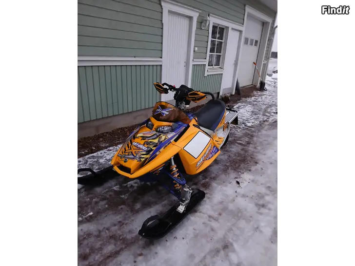 Säljes ski-doo mx-z 600 xr-s