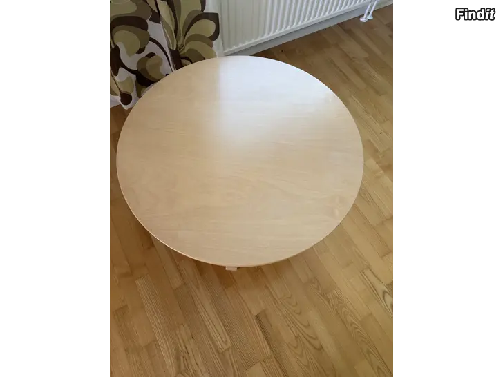 Säljes Runt soffbord i björk
