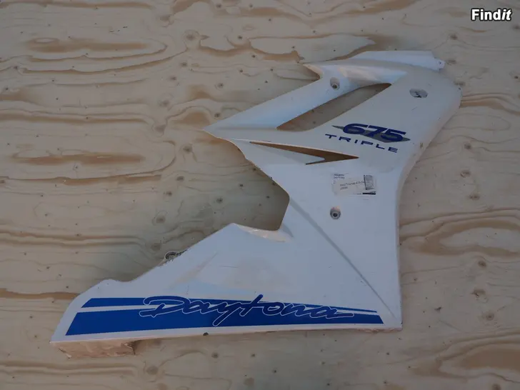 Myydään Triumph Daytona 675 2010 osia
