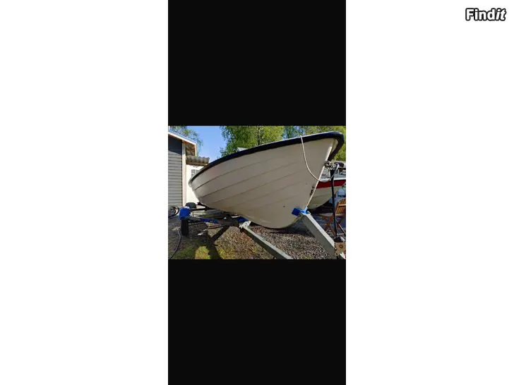 Myydään Vene 460 Yamaha 20 hv autolube vain 80 h ajettu