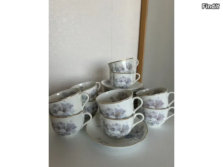 Myydään Arabian herkkä Omenankukka- teeastiasto