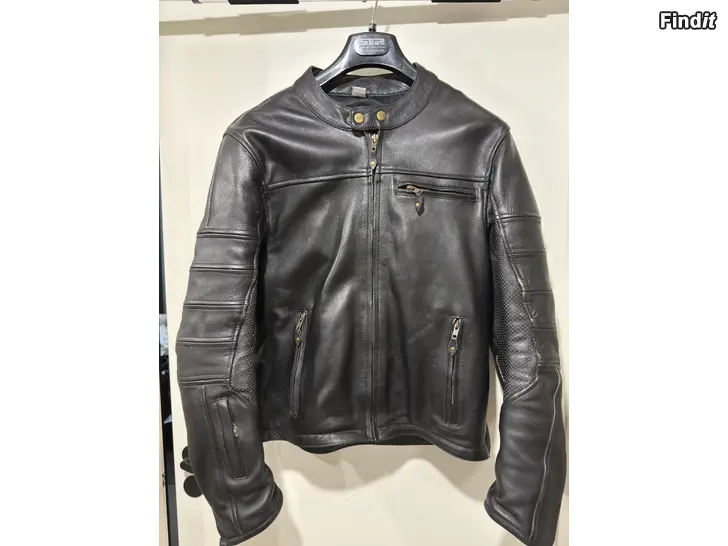 Myydään Bolt nahka-ajotakki koko S