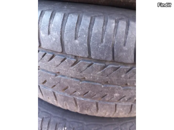 Säljes Sommar däck 175/65R14 på plåtfälg 4×108