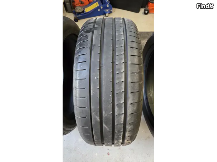 Säljes Yokohama Advan Sport 245/50 R19 105W XL